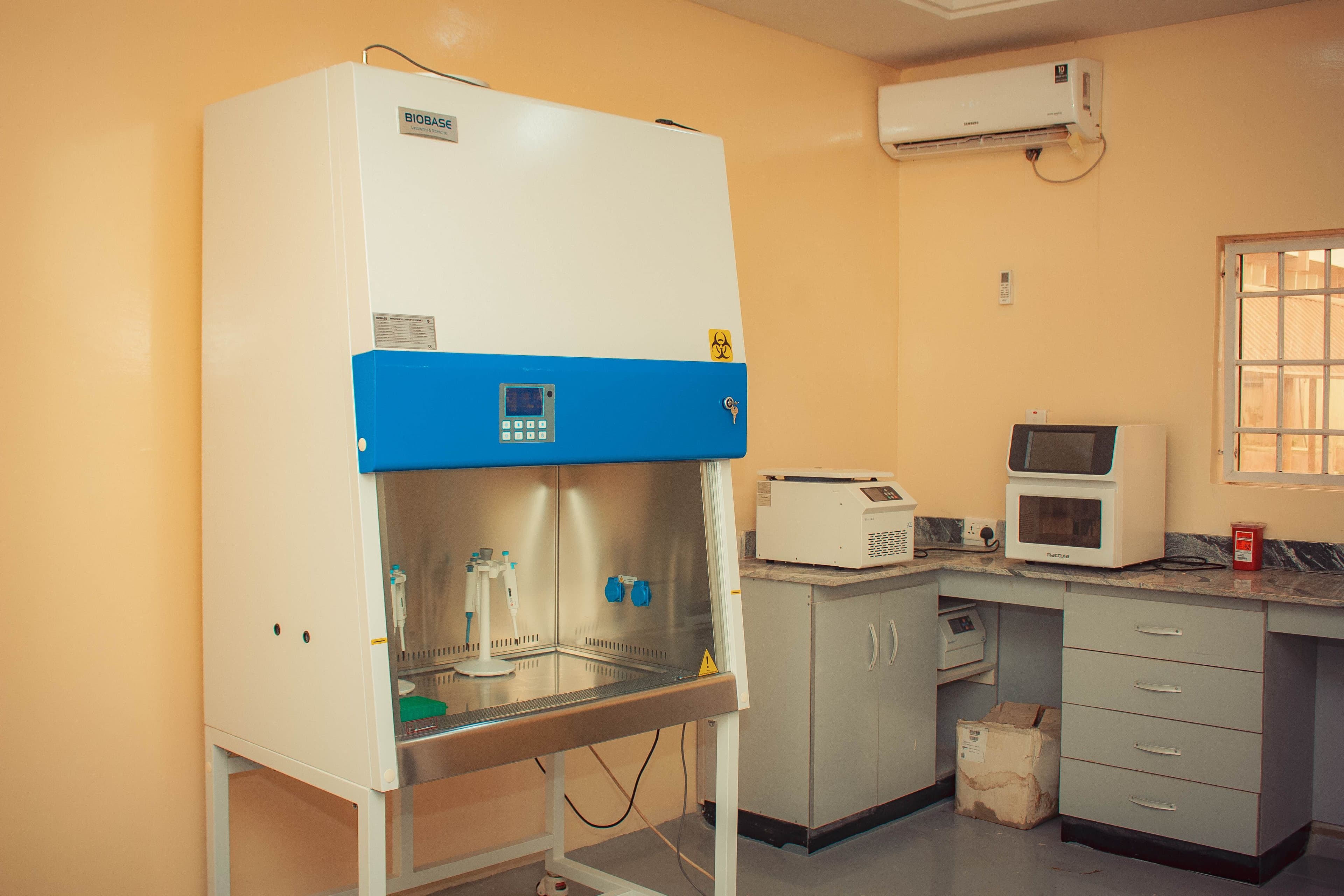 Illustrasi Bio Safety Cabinet
